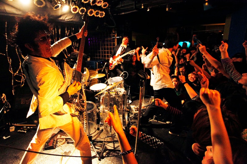 「店内破壊ワンマンライブ『パーフェクト皆殺し集会2011』番外編」の模様（撮影：Tomomi Oie）。