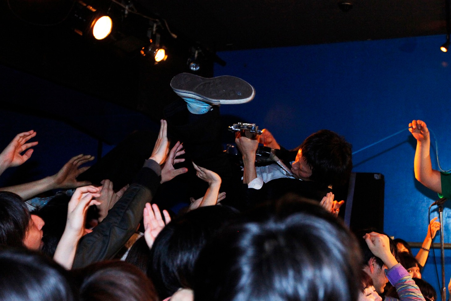「店内破壊ワンマンライブ『パーフェクト皆殺し集会2011』番外編」の模様（撮影：Tomomi Oie）。