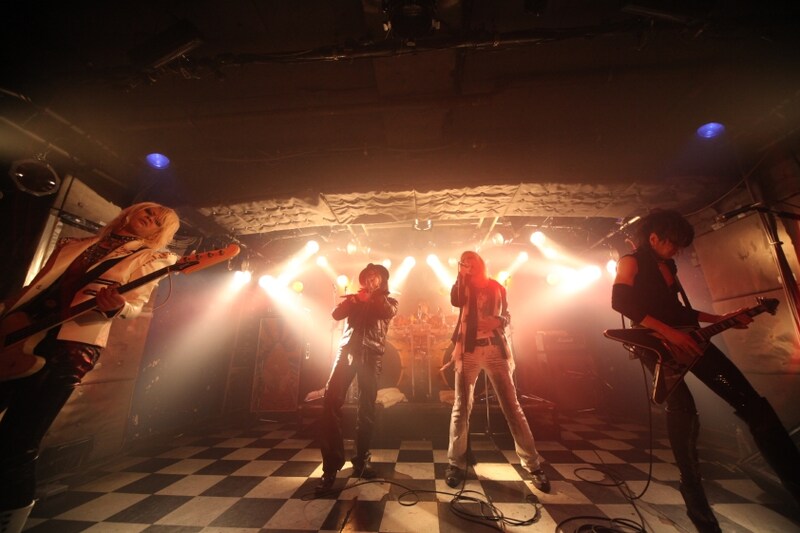 28年ぶりに新宿LOFTに立った44MAGNUM（撮影：平沼久奈）。