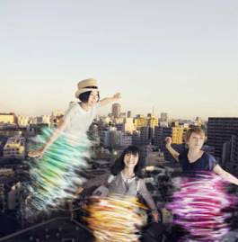 チャットモンチーはライブ当日の3月23日に最新アルバム「YOU MORE」をリリースする。