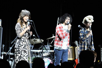 「スペシャエリア」のVJ陣。左からマリエ、サイトウ“JxJx”ジュン、村田シゲ（撮影：高田梓）。