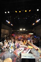 最後は観客を交えての記念撮影も実施（撮影：高田梓）。