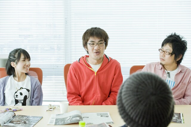 神聖かまってちゃんのメンバー。左からみさこ（Dr）、mono（key）、ちばぎん（B）。