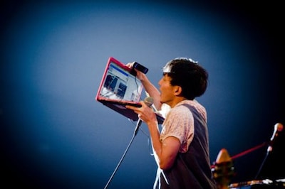 ライブシーンもふんだんに取り入れられた「劇場版 神聖かまってちゃん ロックンロールは鳴り止まないっ」（写真は映画の1シーン）。