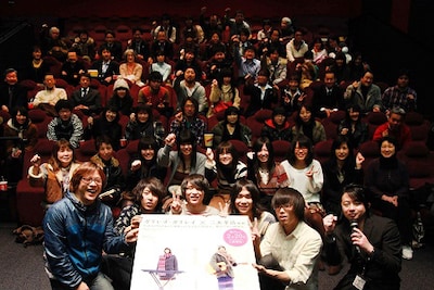 イベント終了後の記念撮影の模様。