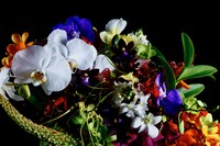 写真は東信が手がけたフラワーアート。