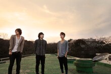 ネズミハナビ（写真中央が高橋真樹、右が出羽恵吏）