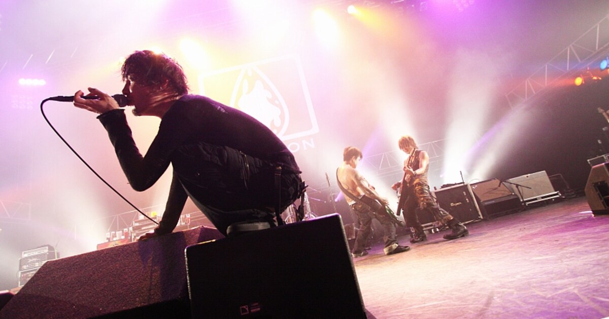 obliviondust_live201102d.jpg? 