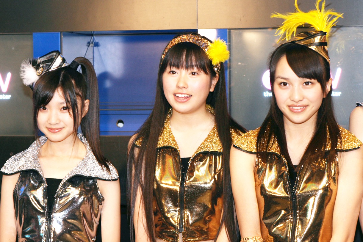 ライブ前に行われたももいろクローバー囲み取材の模様。