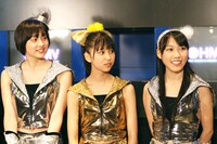 ライブ前に行われたももいろクローバー囲み取材の模様。