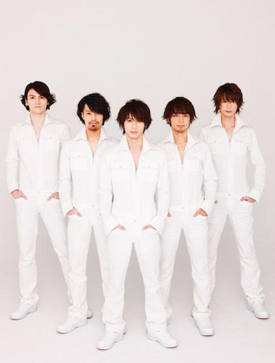 3月3日からはシングル「ライフラリズム」を引っさげたツアーがスタート。並行して福岡、大阪、神奈川、愛知でインストアライブが行われる（写真はHI LOCKATION MARKETS）。