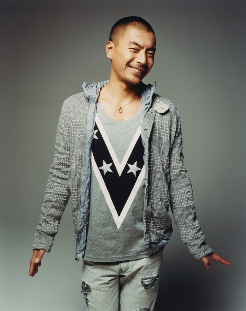 SU初の著書「Kokan Nikki」。いったいどんな内容になるのか気になるところだ。