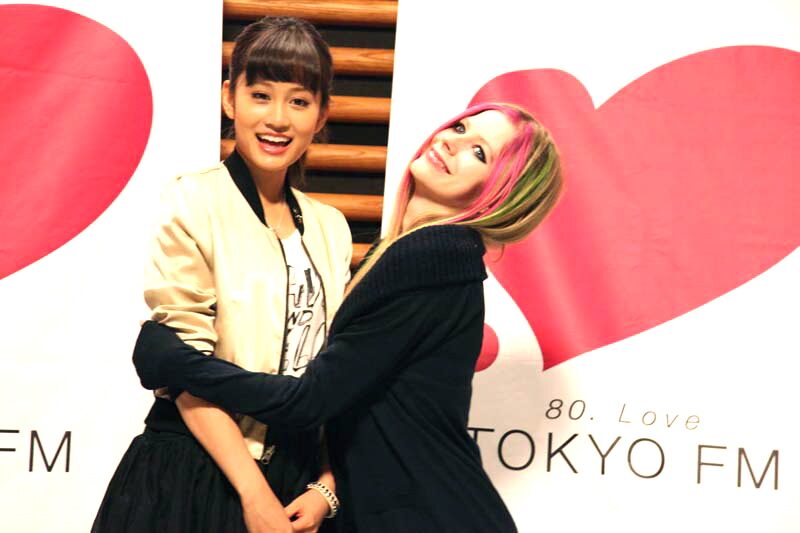 Akb48前田敦子 アヴリル ラジオ公開収録で対談実現 音楽ナタリー