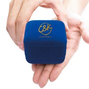 シングル「ぼくのとなりにいてくれませんか？」初回限定盤ジャケット。こちらの仕様には特典としてタオルが付属。