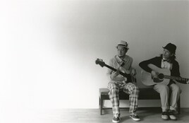 ベベチオ、アルバム発売記念でインストア行脚