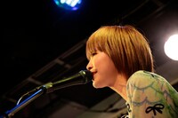 蒼山幸子（Vo, Key）