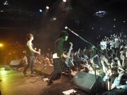 ギルガメッシュワールドツアー「Here we go」モスクワ公演の様子。