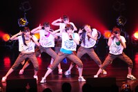 早見あかり（写真中央）は4月10日にグループを卒業する。