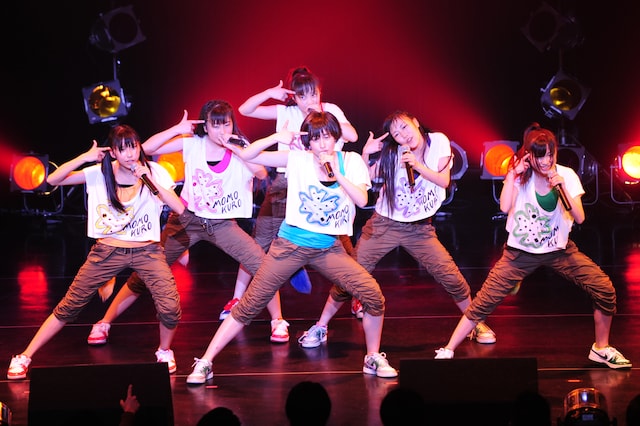 早見あかり（写真中央）は4月10日にグループを卒業する。