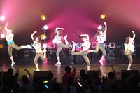 写真は「ももクロ新春スペクタクルツアー ミライボウルがやってきた。」Zepp Tokyo公演より。