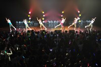 写真は「ももクロ新春スペクタクルツアー ミライボウルがやってきた。」Zepp Tokyo公演より。