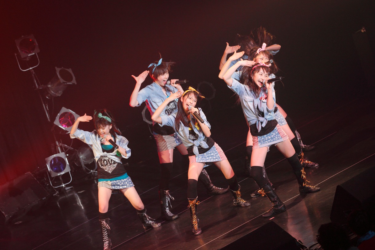 写真は「ももクロ新春スペクタクルツアー ミライボウルがやってきた。」Zepp Tokyo公演より。