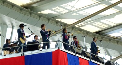 この日披露された新曲「Break into the Light ～約束の帽子～」は、3月16日にシングルとしてリリースされる。