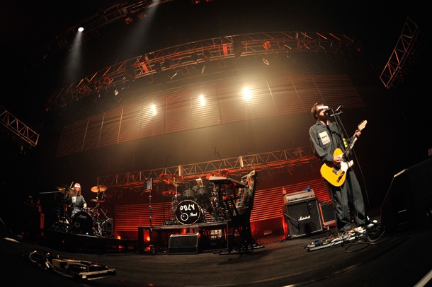 ヤノとフミがツインドラムを披露したシーン。会場からは驚きの声が上がった。