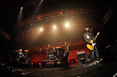 ヤノとフミがツインドラムを披露したシーン。会場からは驚きの声が上がった。