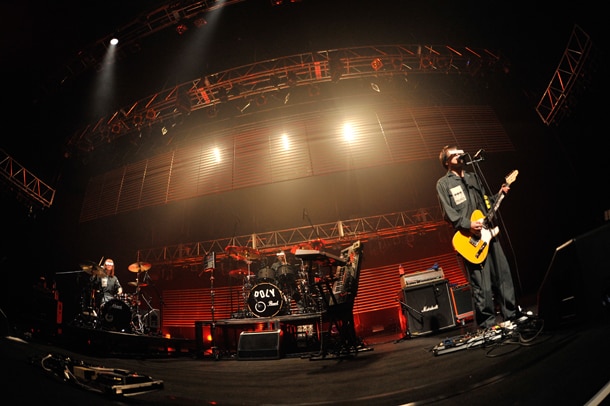 ヤノとフミがツインドラムを披露したシーン。会場からは驚きの声が上がった。