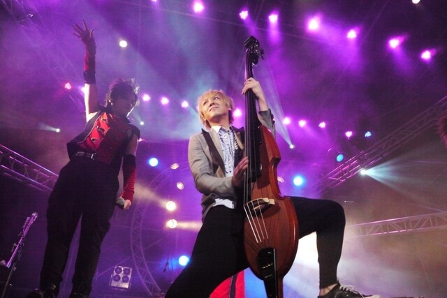 YUKKE（写真右）とhideki（写真左）