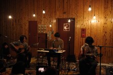 珍しい編成でパフォーマンスを行ったQUATTROの岩本岳士（写真中央）、松坂勇介（写真右）、潮田雄一（写真左）。