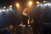 写真はLIQUIDROOM ebisu公演の模様。