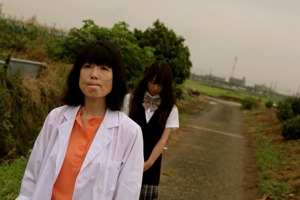 映画「はい！もしもし、大塚薬局ですが」のワンシーン。