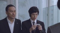 ドコモのスマートフォンCM「ひとりと、ひとつ。walk with you『名刺』」編のワンシーン。
