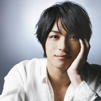 シングル「Naturally」通常盤ジャケット