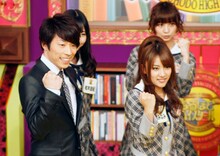 写真左よりロンドンブーツ1号2号・田村淳、柏木由紀、高橋みなみ、篠田麻里子。