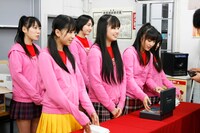 「チャリティ物販」の様子。