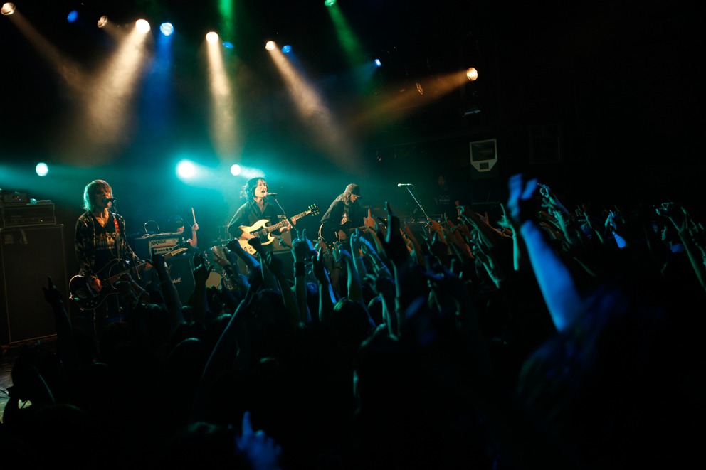 写真は「LIVE ACME」初日公演の様子。（C）susie