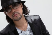 童子-Tが番組で披露する「もう一度… 2011 feat. BENI」は4月27日より着うたフル配信がスタートしている。