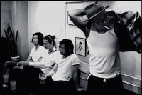 松本素生（GOING UNDER GROUND/写真右端）