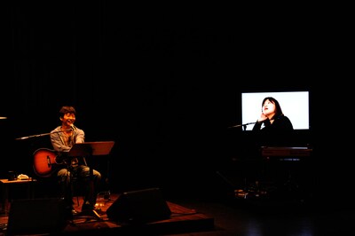 星野源と大久保佳代子の絶妙な掛け合いに観客は大爆笑（写真は4月4日公演の様子）。