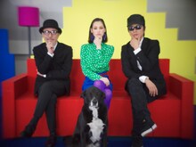 写真左から高橋幸宏、水原希子、TOWA TEI。