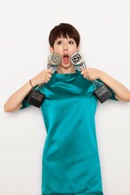 「BEST ARTIST」と「BEST FEMALE VIDEO」の栄冠に輝いた木村カエラ。