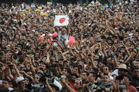 熱狂するオーディエンス。