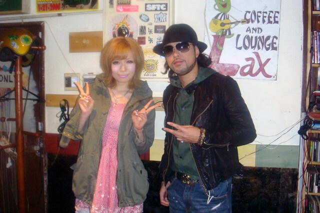 あいにゃん（写真左）と童子-T（右）。