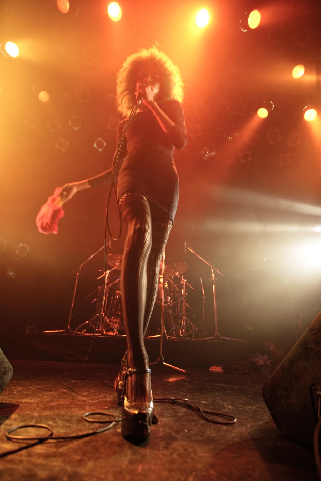 アヴちゃん（Vo）（Photo by 岩根愛）