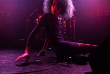 アヴちゃん（Vo）（Photo by 岩根愛）