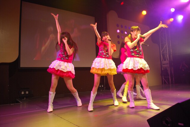 「Z」改名後6日目にしてようやく「Z!!」を全力で表現できるようになったももいろクローバーZ（写真は「『ももクロChan』Presents『～試練の七番勝負～』」第6戦より）。