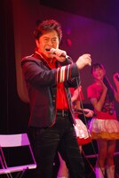 水木一郎は「マジンガーZ」をはじめめとするキラーチューンを生披露（写真は「『ももクロChan』Presents『～試練の七番勝負～』」第6戦より）。